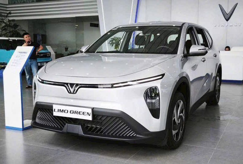 gia xe vinfast limo green 7 cho