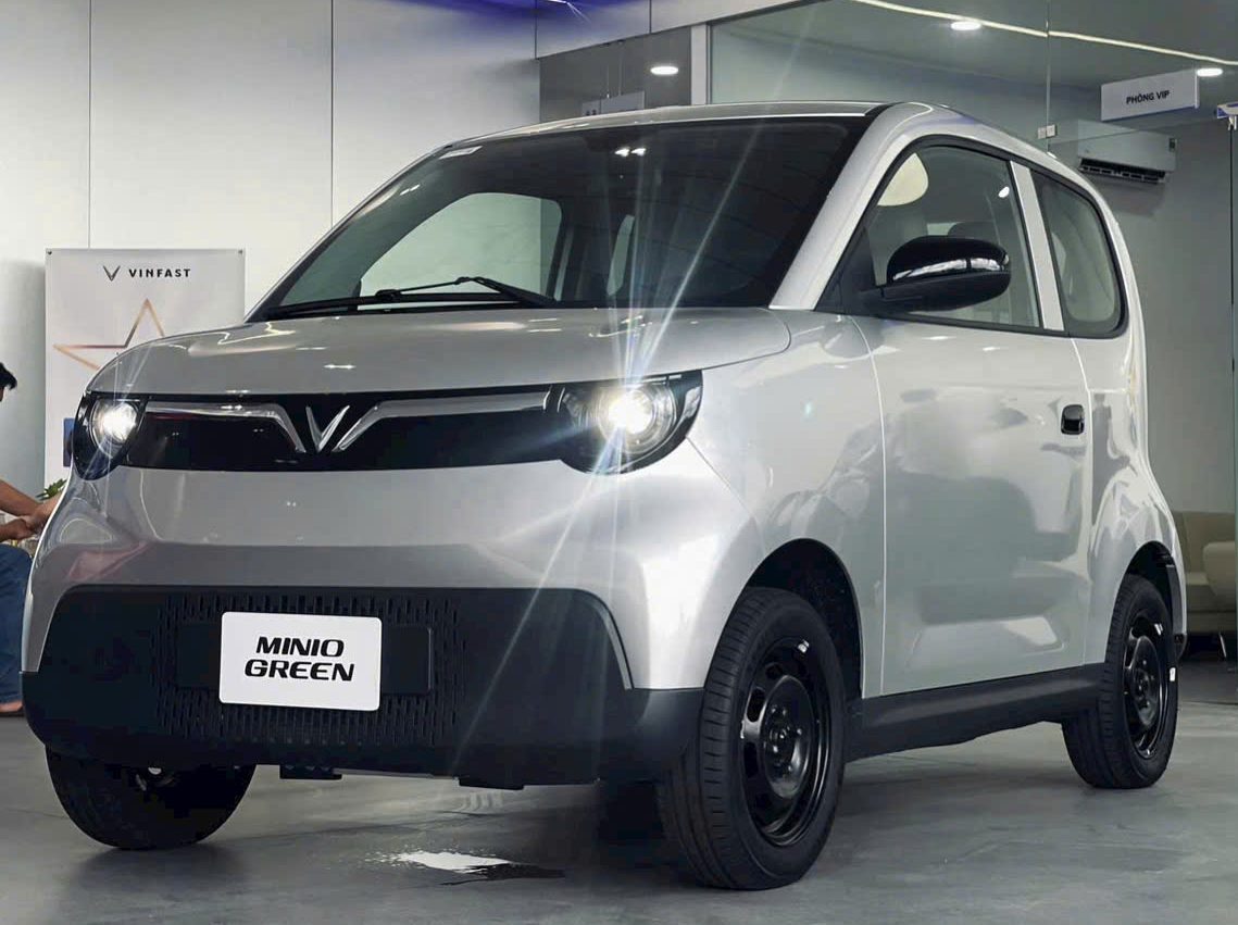 vinfast minio màu bạc