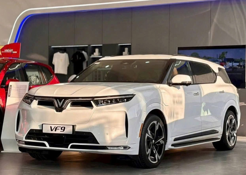 vinfast vf9 màu trắng